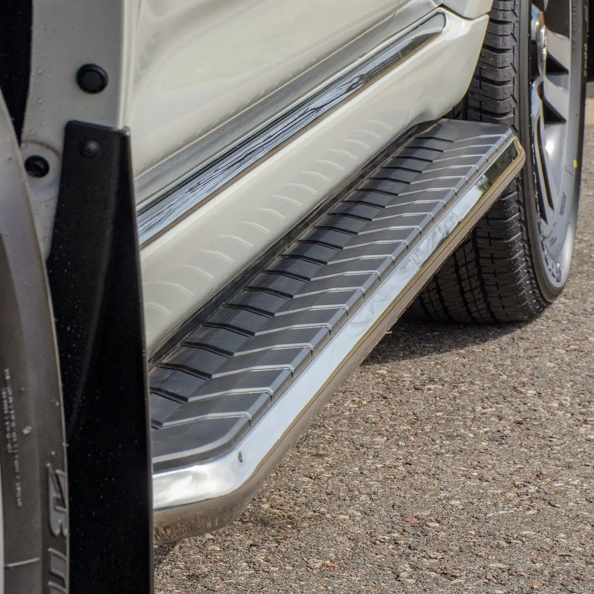 Aries 2051021 Aerotread 70-Inch Polished Stainless Steel Suv Running Boards, Select Ford Escape 1