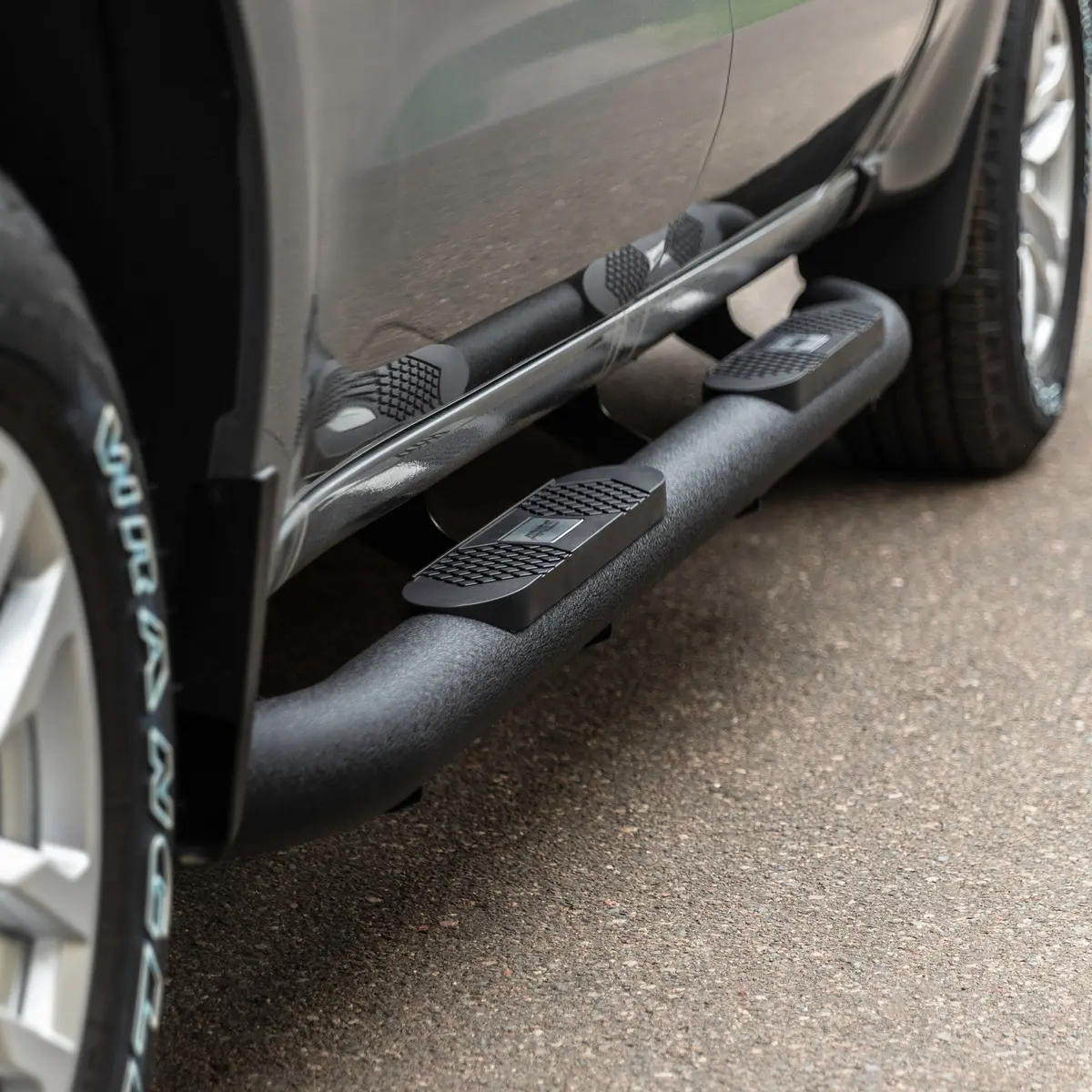 Aries Al234046 Big Step 4-Inch Round Black Aluminum Nerf Bars, Select Chevrolet Silverado, Gmc Sierra 1500, 2500 Hd, 3500 Hd 1