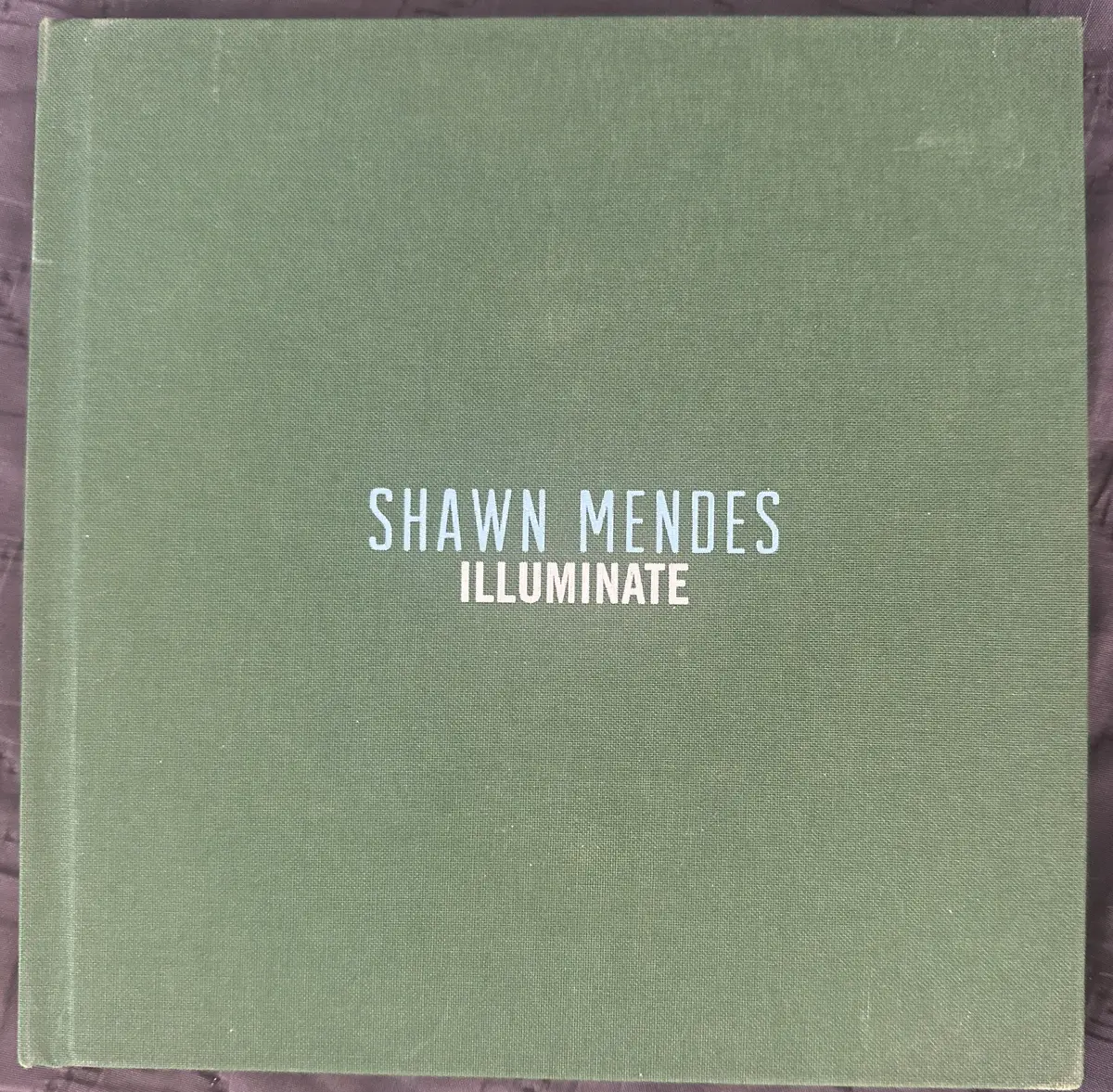 Shawn Mendes Illuminate Book / Cd Deluxe Edition - Used 1