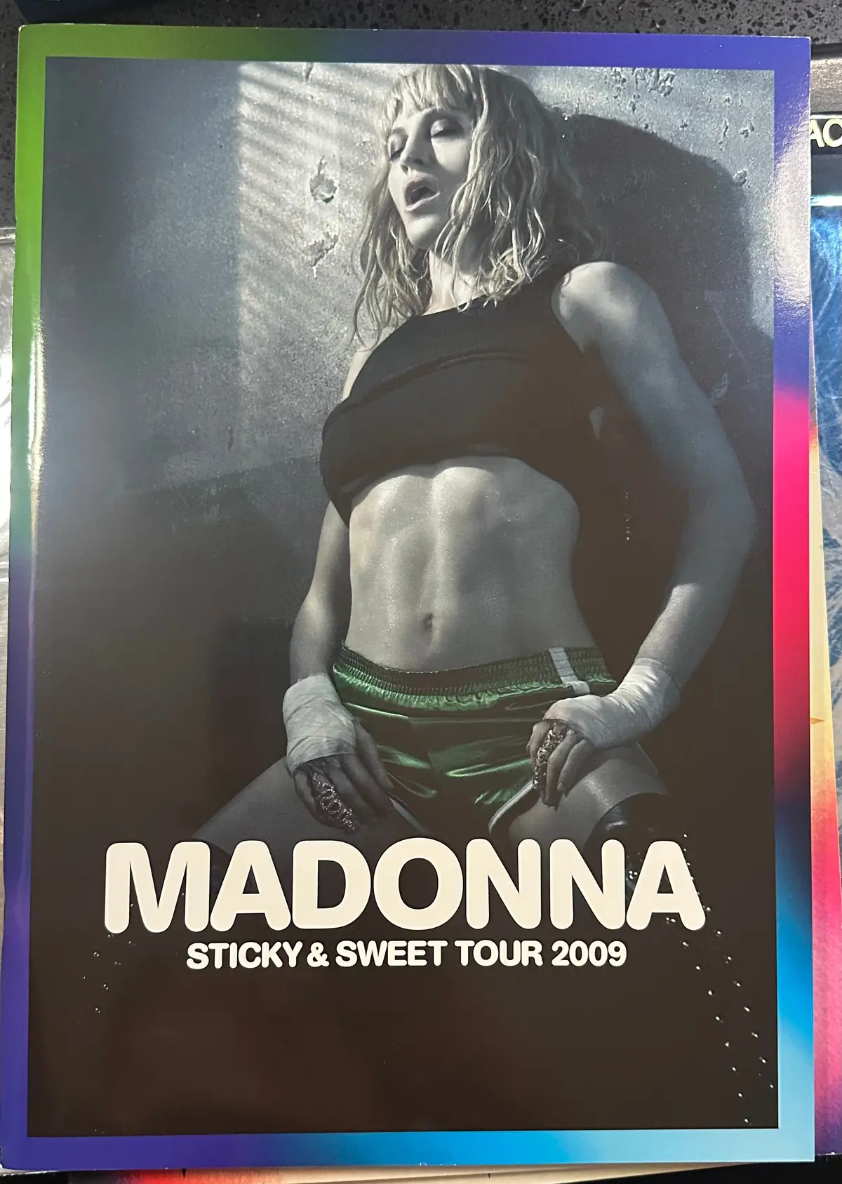 Madonna  Sticky & Sweet (Eu Tour Book) 2009 - Us Orders Only 1