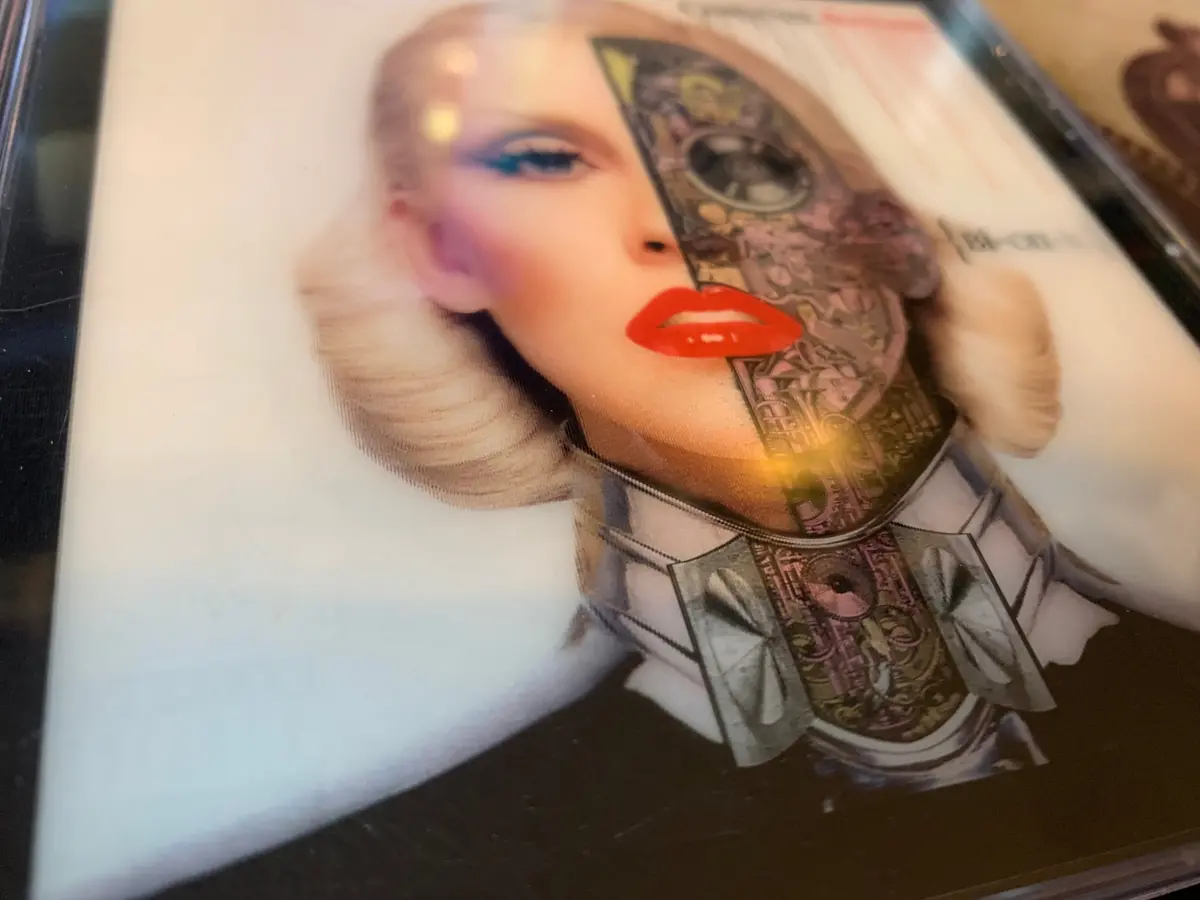 Christine Aguilera - Bi-On-Ic / Bionic (Deluxe Hologram Artwork) Cd - Used 2