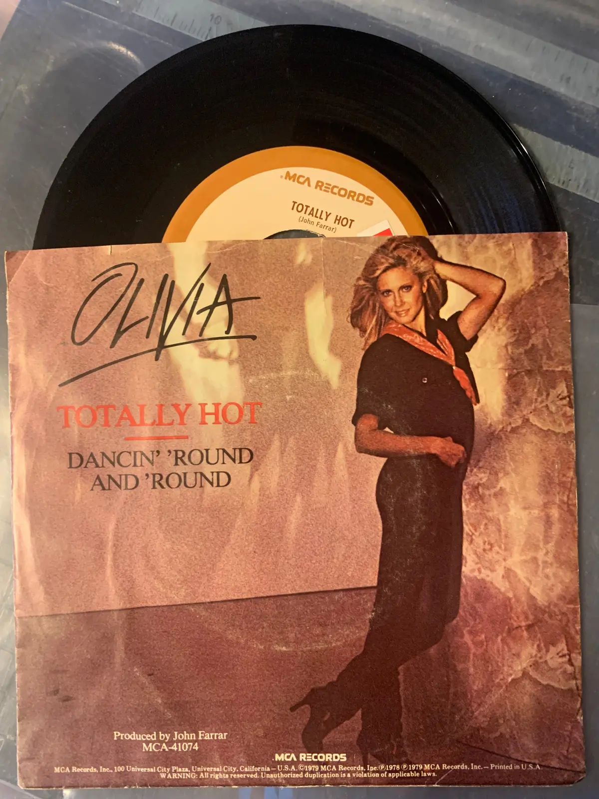 Olivia Newton-John ---- Totally Hot 45 Record 7" Vinyl - Used 2