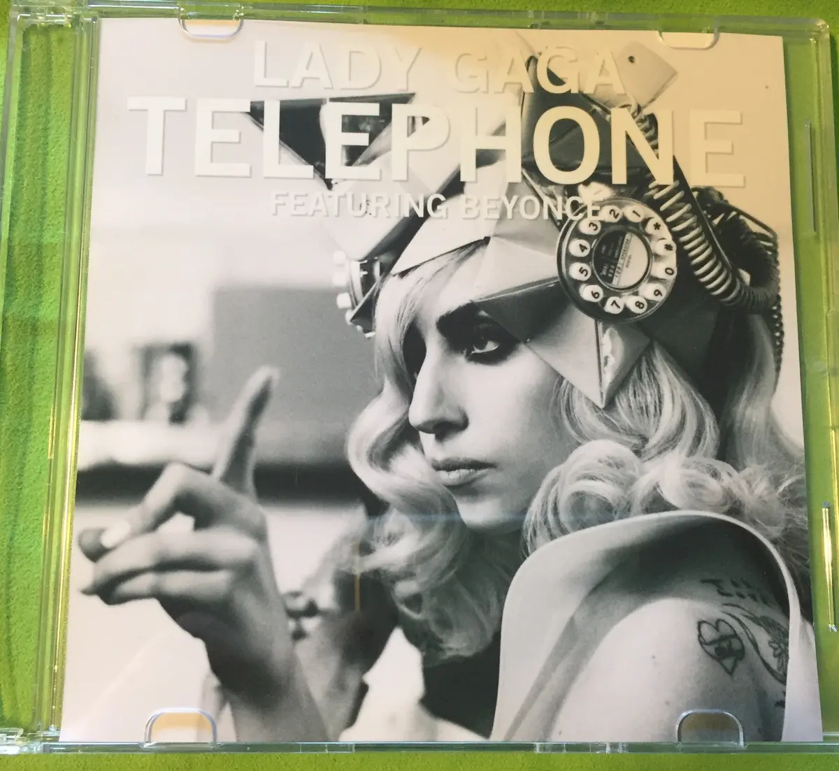 Lady Gaga Feat. Beyonce - Telephone :The Remixes Cd Single 1