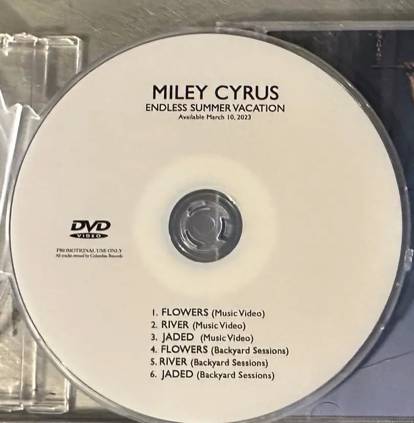 Miley Cyrus - Endless Summer Vacation 6 Dvd Promo 1