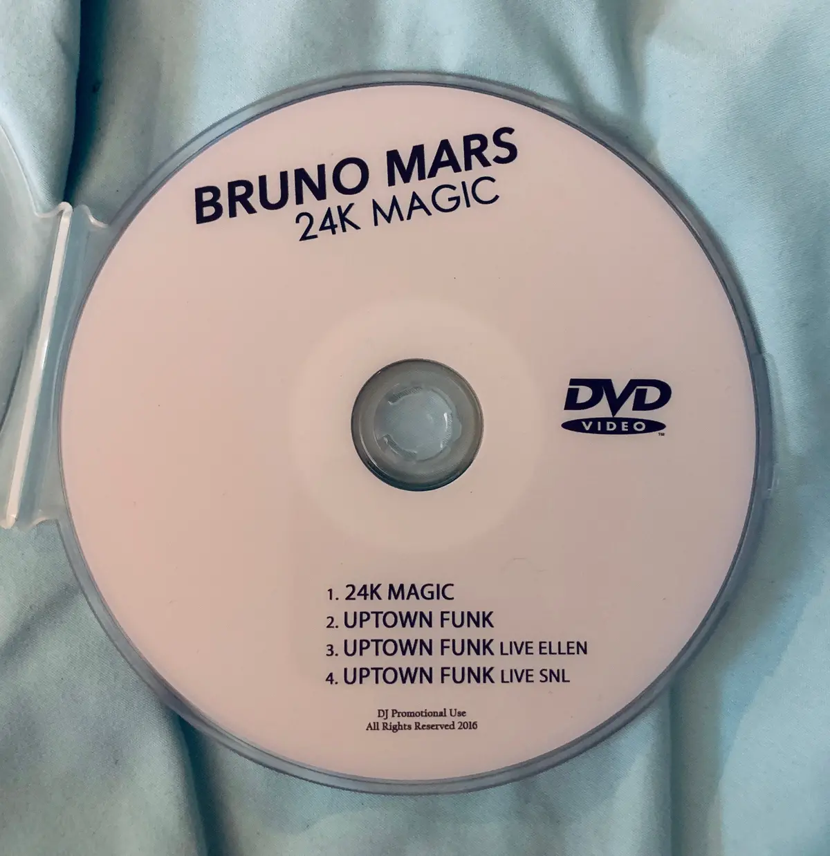 Bruno Mars - Uptown Funk / 24K Magic + Live  Dvd Single (Ntsc) 1