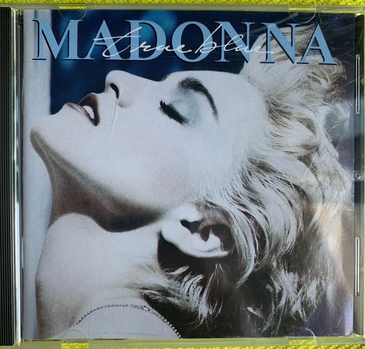 Madonna - 80'S Second Pressing True Blue (With Name & Title On Cover) Used Cd 1